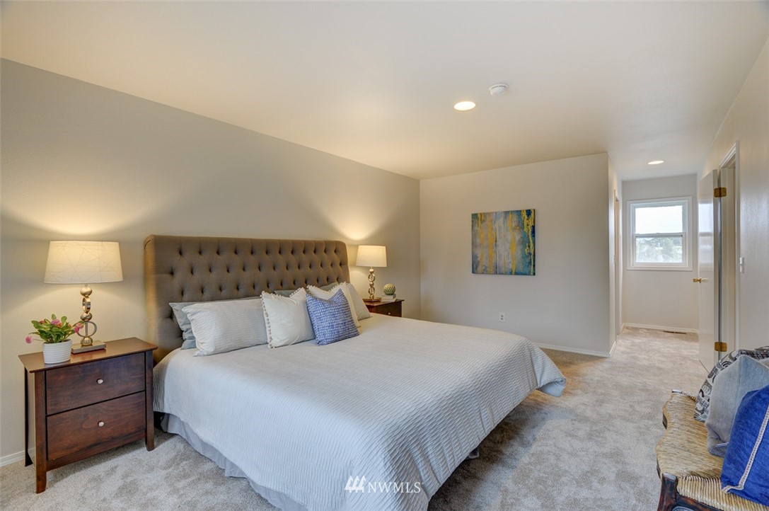 1033 Redmond Avenue Northeast Renton, WA 98056 - Photo 12 of 23 Gallery Image 12