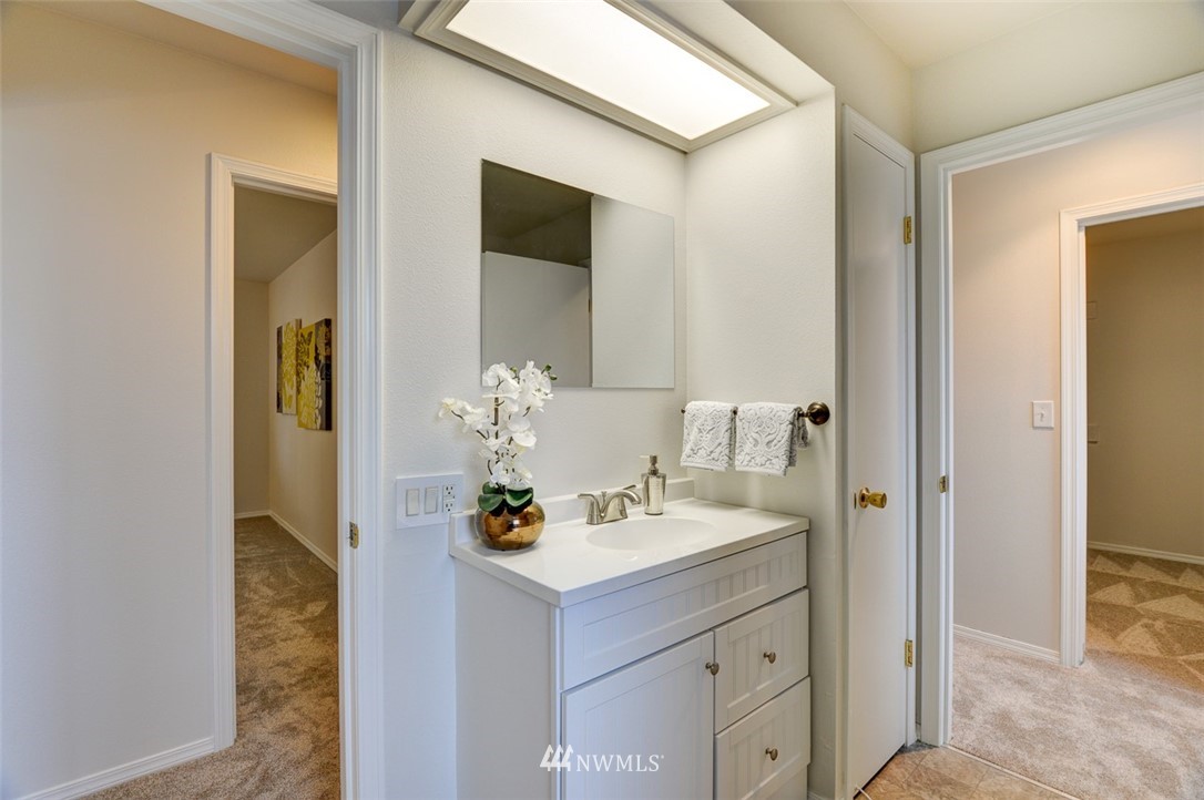 1033 Redmond Avenue Northeast Renton, WA 98056 - Photo 14 of 23 Gallery Image 14