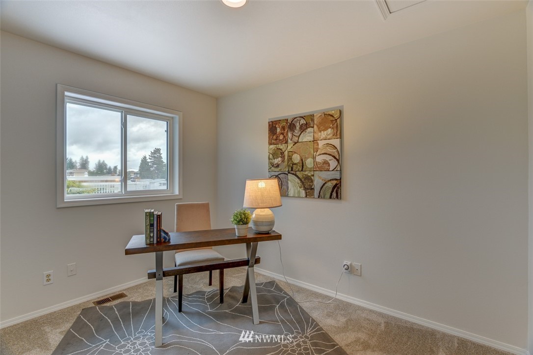 1033 Redmond Avenue Northeast Renton, WA 98056 - Photo 16 of 23 Gallery Image 16