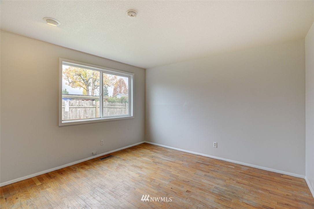 1033 Redmond Avenue Northeast Renton, WA 98056 - Photo 19 of 23 Gallery Image 19