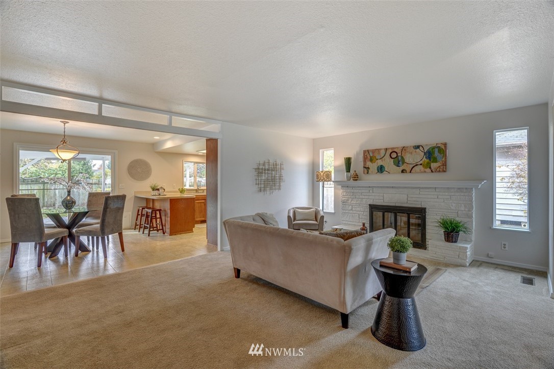 1033 Redmond Avenue Northeast Renton, WA 98056 - Photo 4 of 23 Gallery Image 4