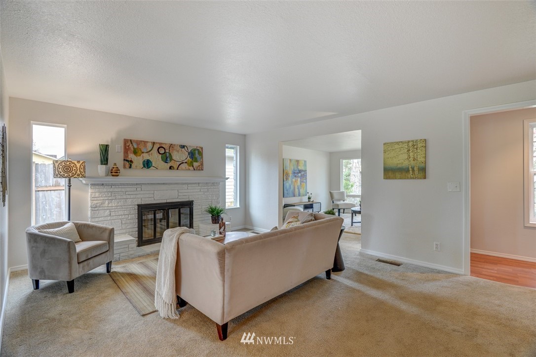 1033 Redmond Avenue Northeast Renton, WA 98056 - Photo 5 of 23 Gallery Image 5