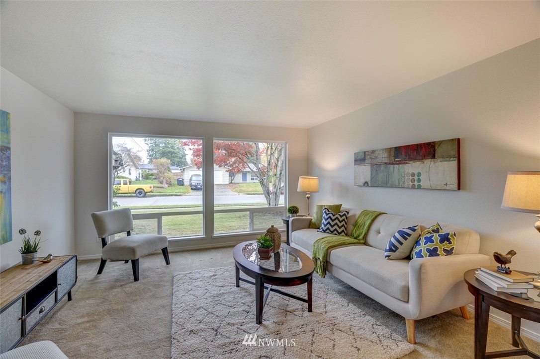 1033 Redmond Avenue Northeast Renton, WA 98056 - Photo 6 of 23 Gallery Image 6