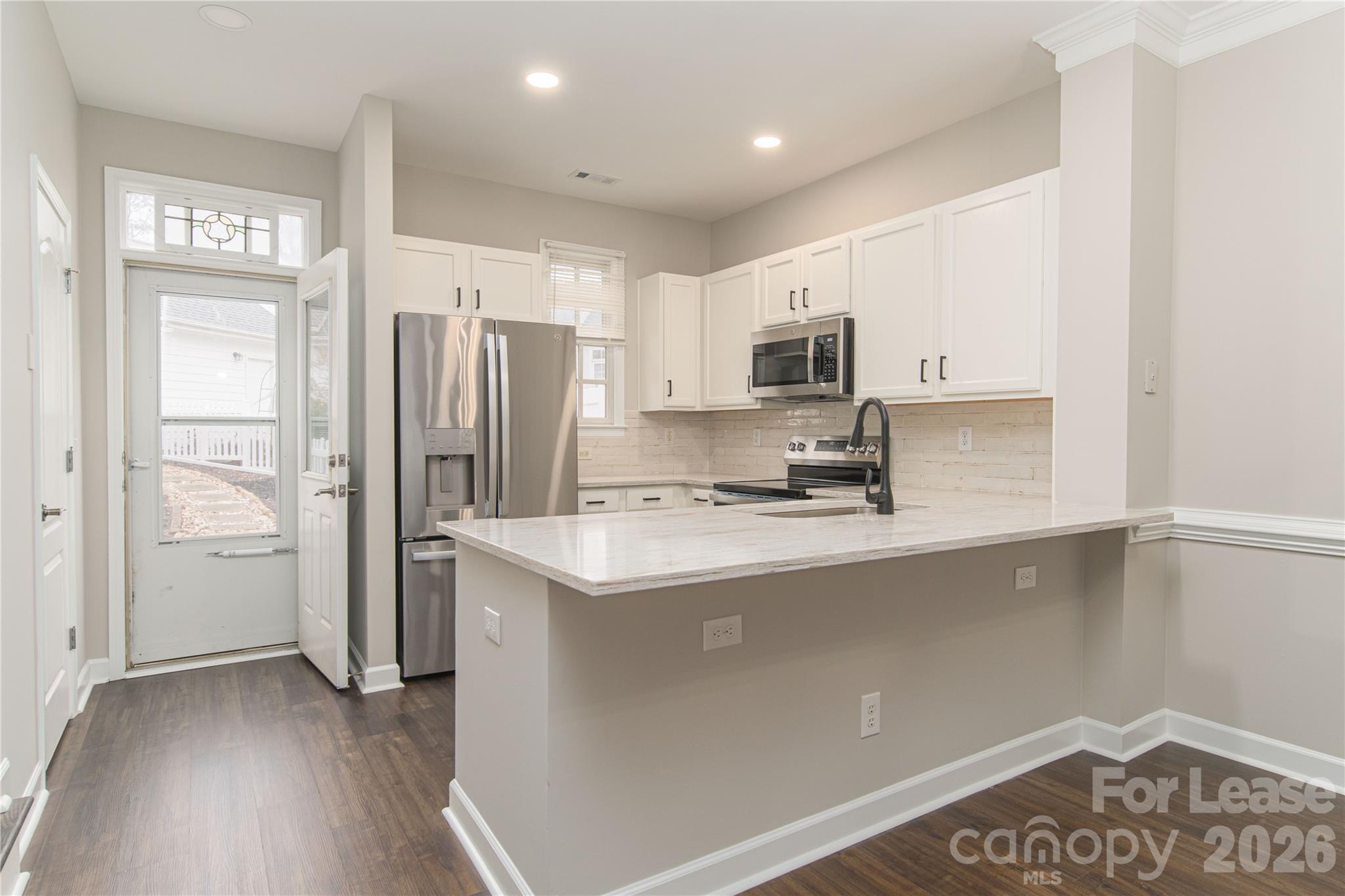 108 South Square Row Davidson, NC 28036 - Photo 3 of 10