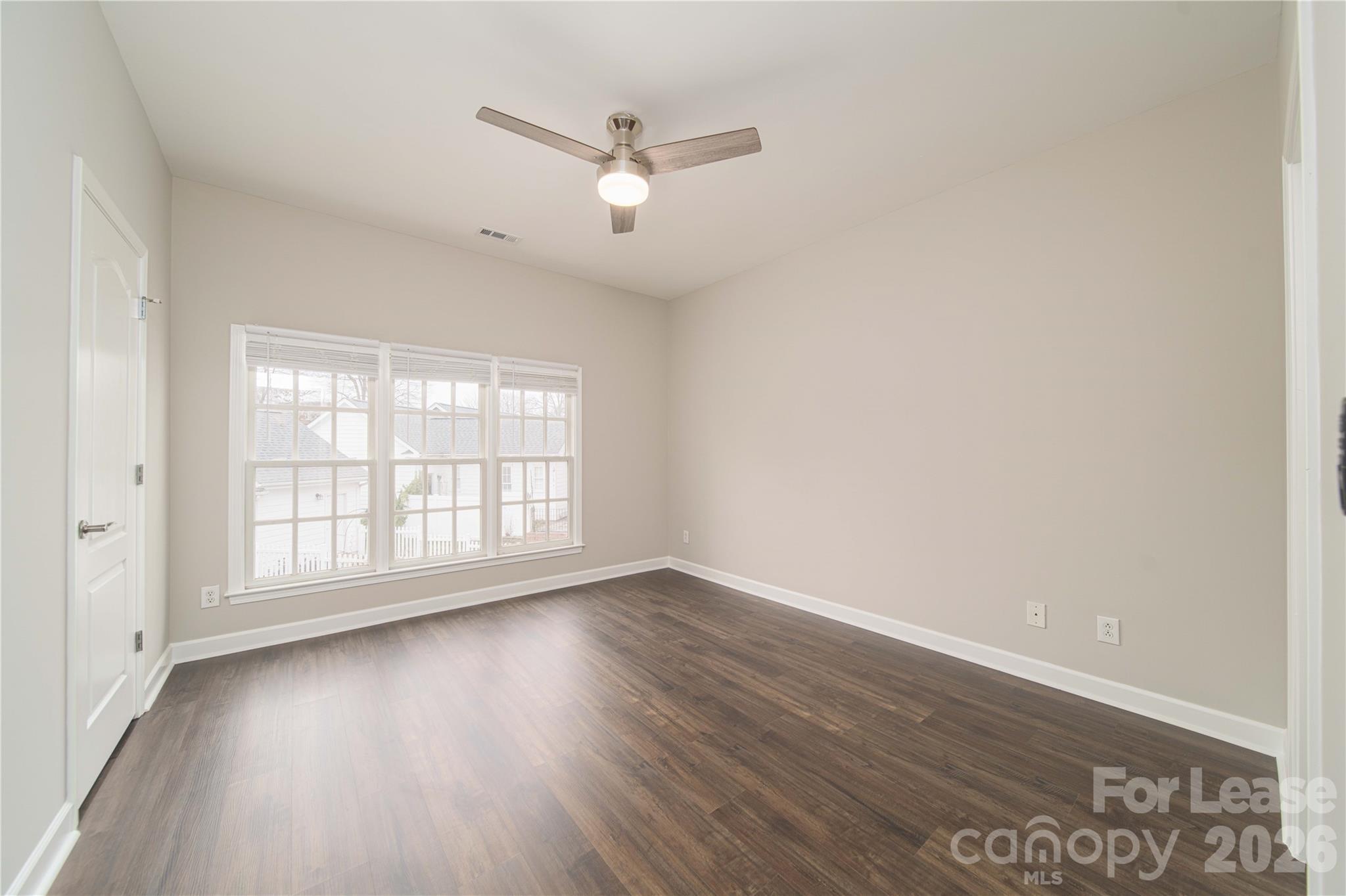 108 South Square Row Davidson, NC 28036 - Photo 4 of 10