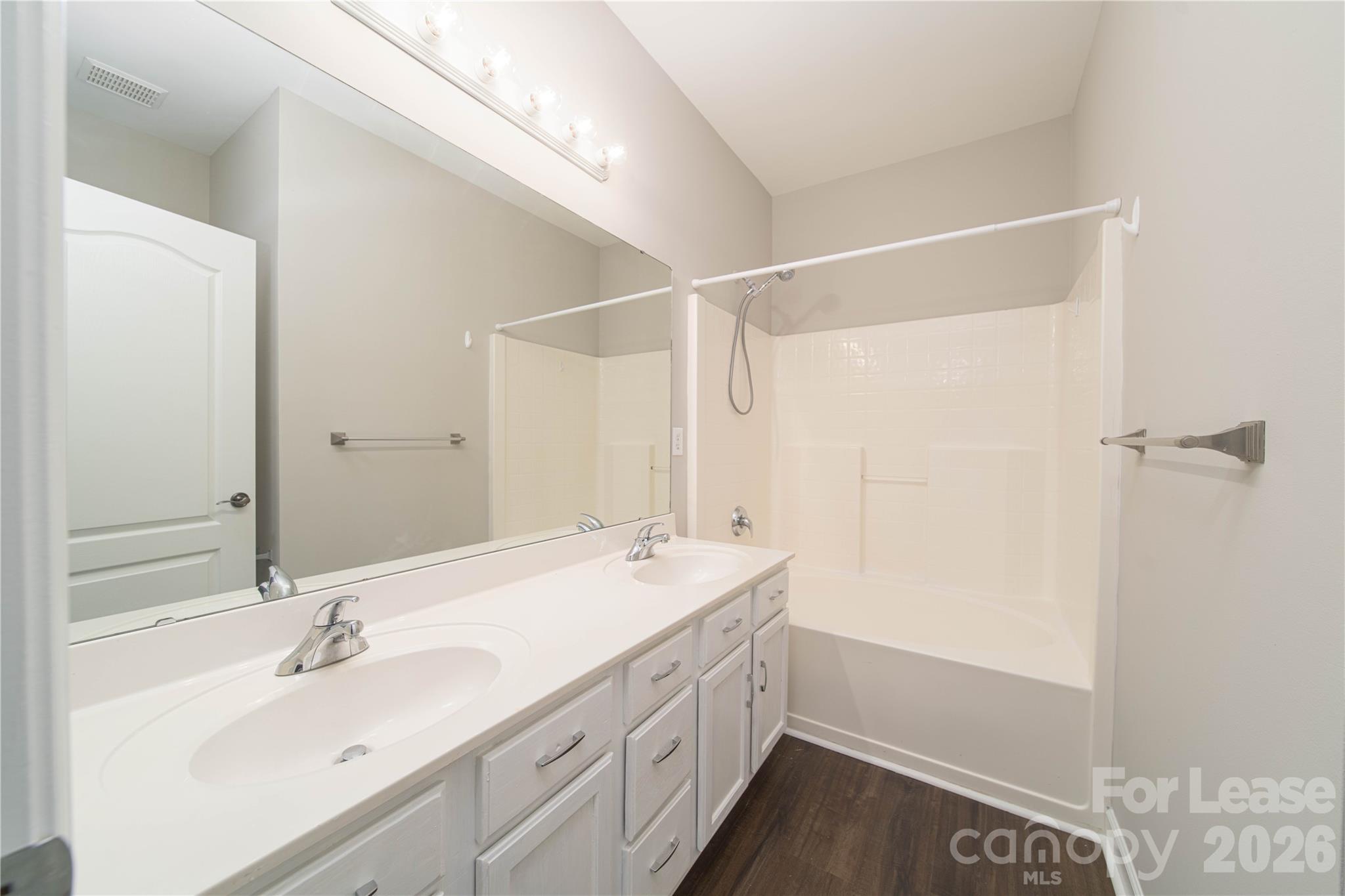 108 South Square Row Davidson, NC 28036 - Photo 6 of 10