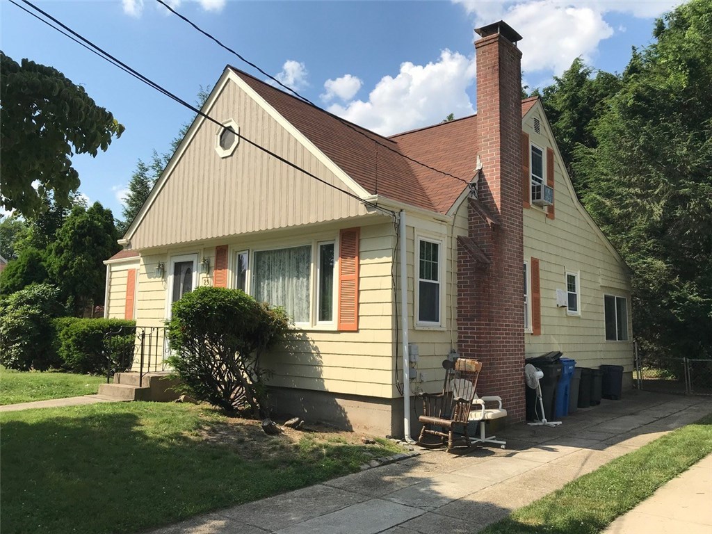 29 Delway Road Cranston, RI 02910 - Photo 3 of 31