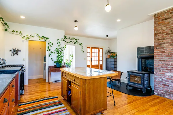 $565,000 | 55 Fire Road 4, Warren, ME 04864