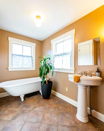 $565,000 | 55 Fire Road 4, Warren, ME 04864