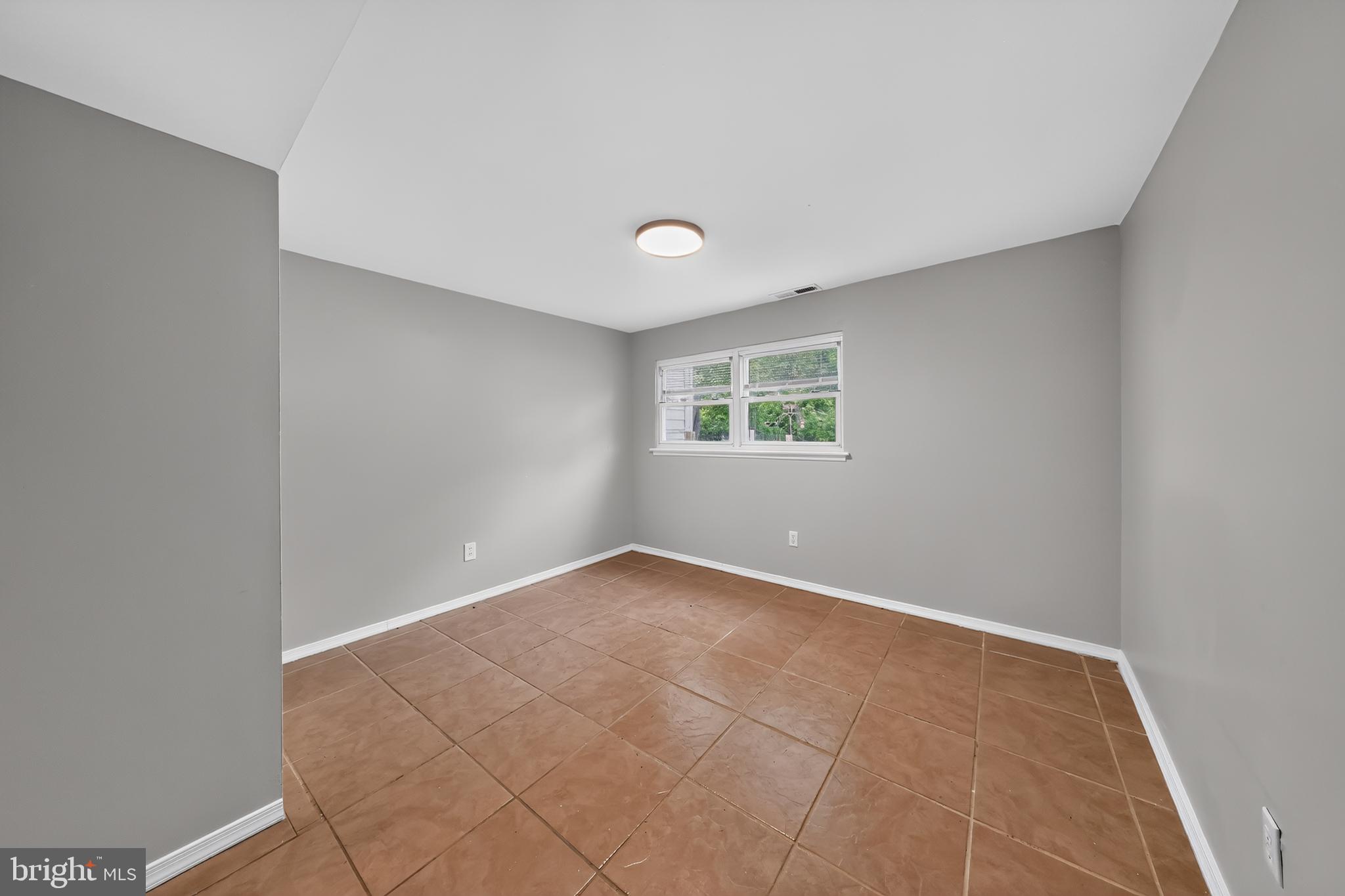 714 South Harmony Road Newark, DE 19713 - Photo 5 of 30