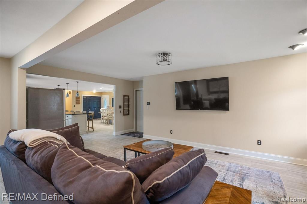 840 Cobblestone Drive Rochester Hills, MI 48309 - Photo 17 of 50