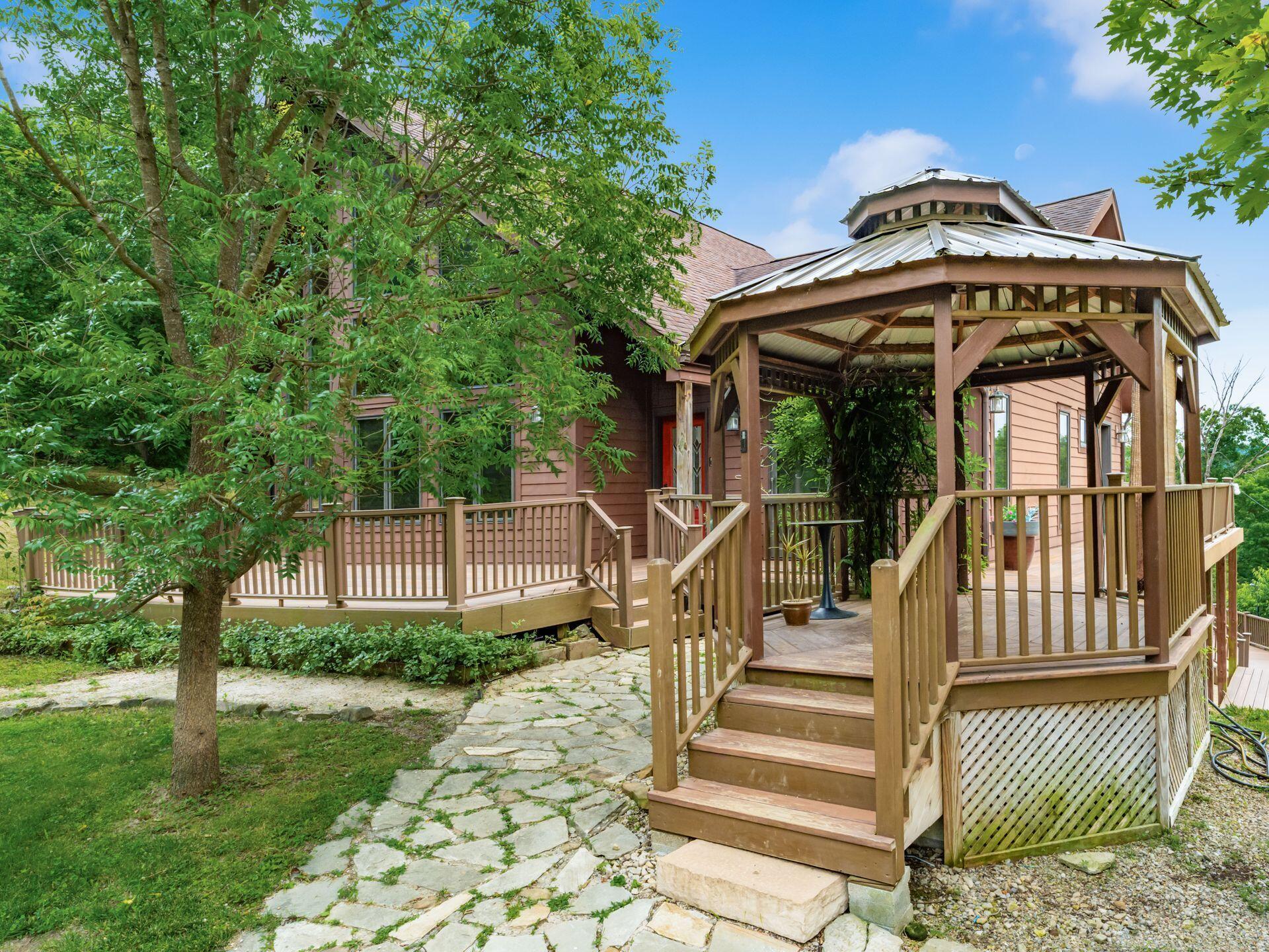422 Debord Road Waverly, OH 45690 - Photo 5 of 57 Gazebo and Main Entrance