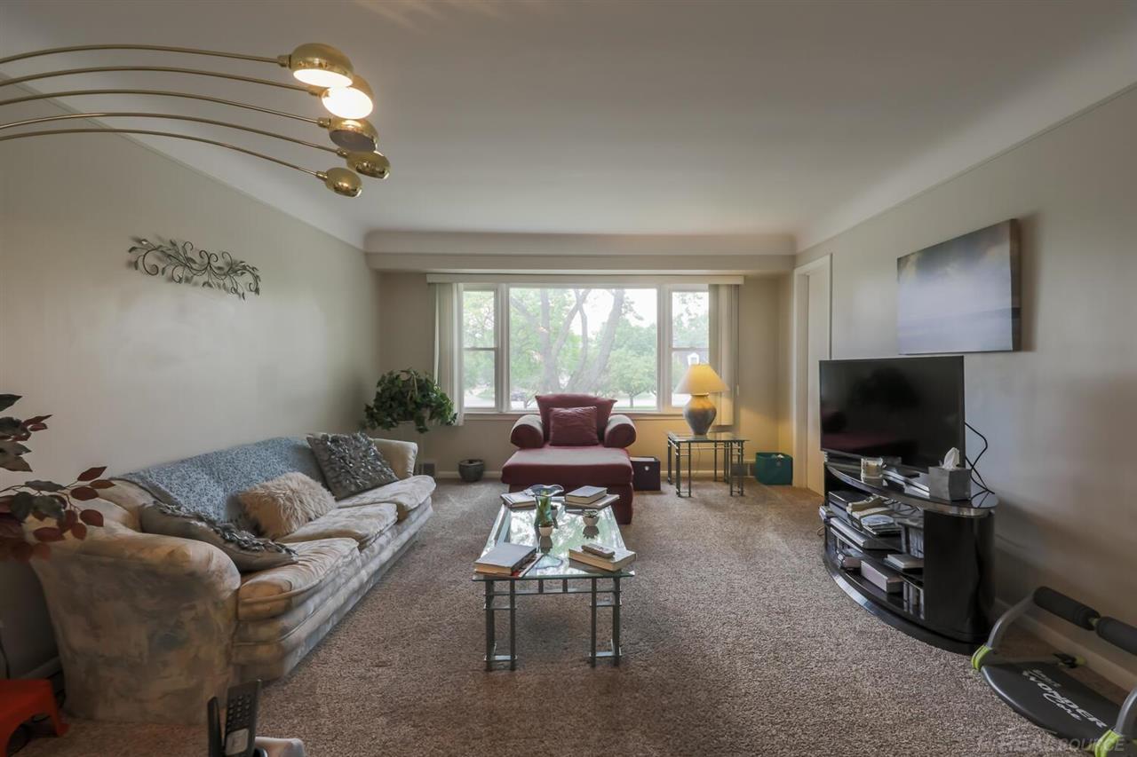 1992 Vernier Road Grosse Pointe, MI 48236 - Photo 23 of 33 50044090-22.JPG