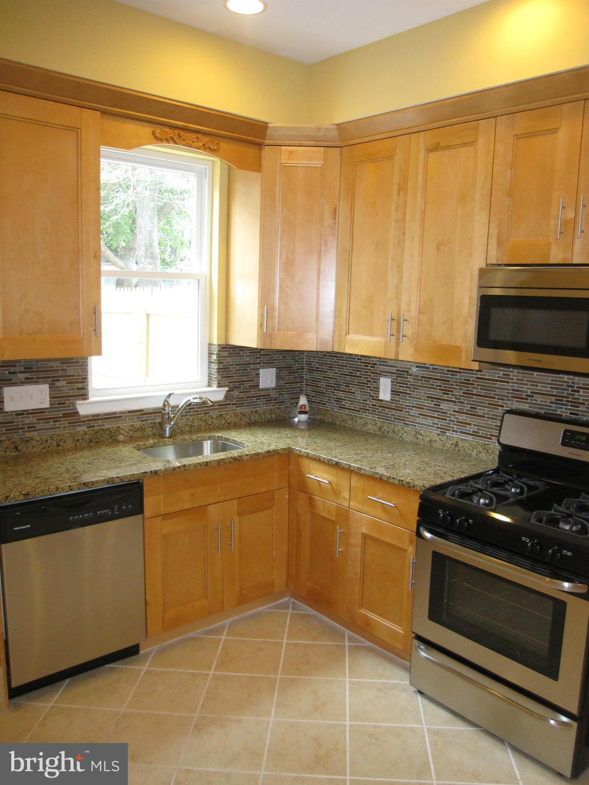1410 North Bond Street Baltimore, MD 21213 - Photo 11 of 30 Kitchen