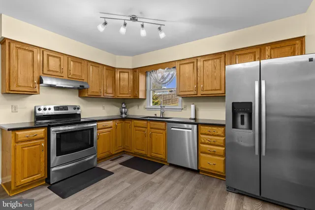 $359,900 | 15 Pine Ridge Circle, Enola, PA 17025