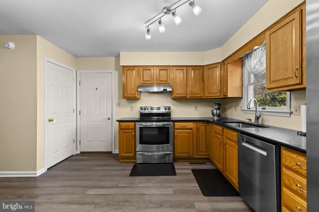 $359,900 | 15 Pine Ridge Circle, Enola, PA 17025