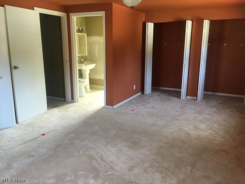 4527 Laurel Road Cleveland, OH 44121 - Photo 13 of 17