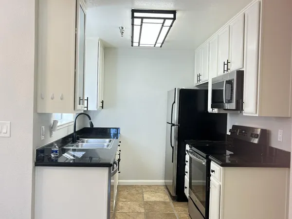 $3,400 | 880 East Fremont Avenue, Unit 720, Sunnyvale, CA 94087