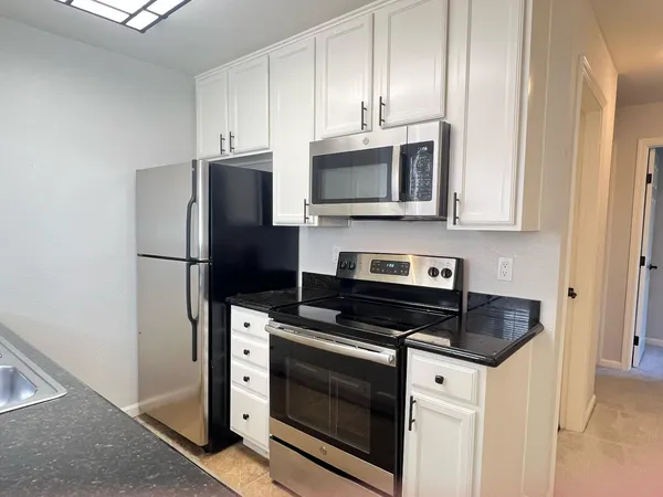 $3,400 | 880 East Fremont Avenue, Unit 720, Sunnyvale, CA 94087