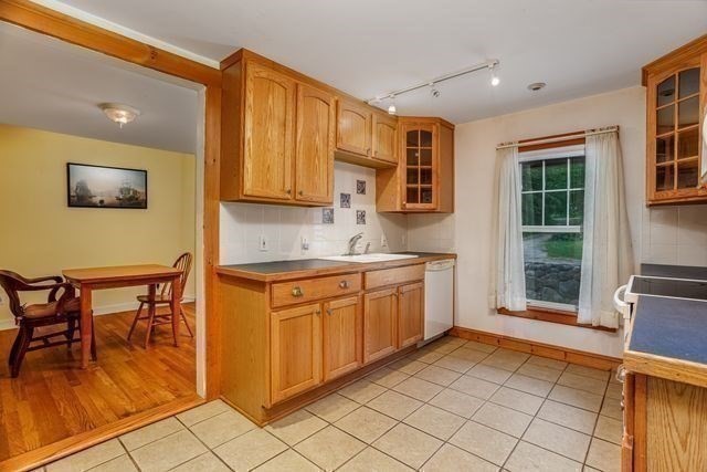 299 Sterling Road Princeton, MA 01541 - Photo 9 of 42