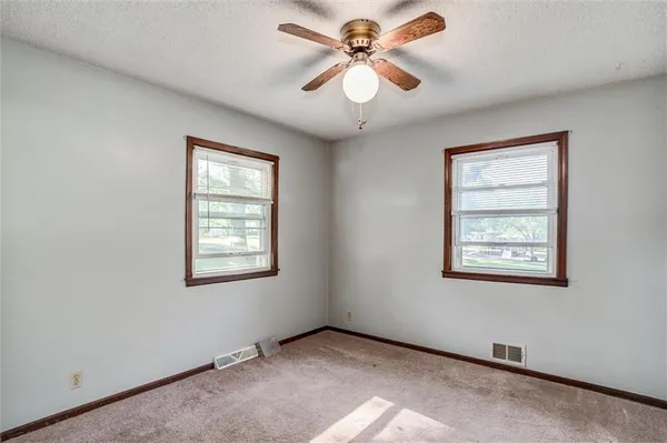 $295,000 | 2316 Northwest 86th Terrace, Kansas City, MO 64154