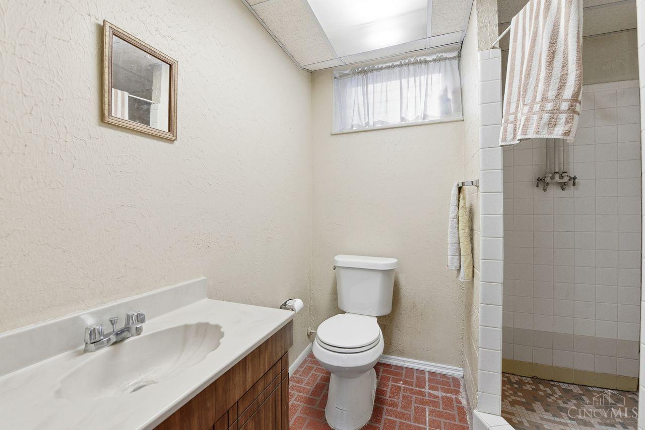 2223 Van Blaricum Road Cincinnati, OH 45233 - Photo 35 of 45 Gallery Image 35