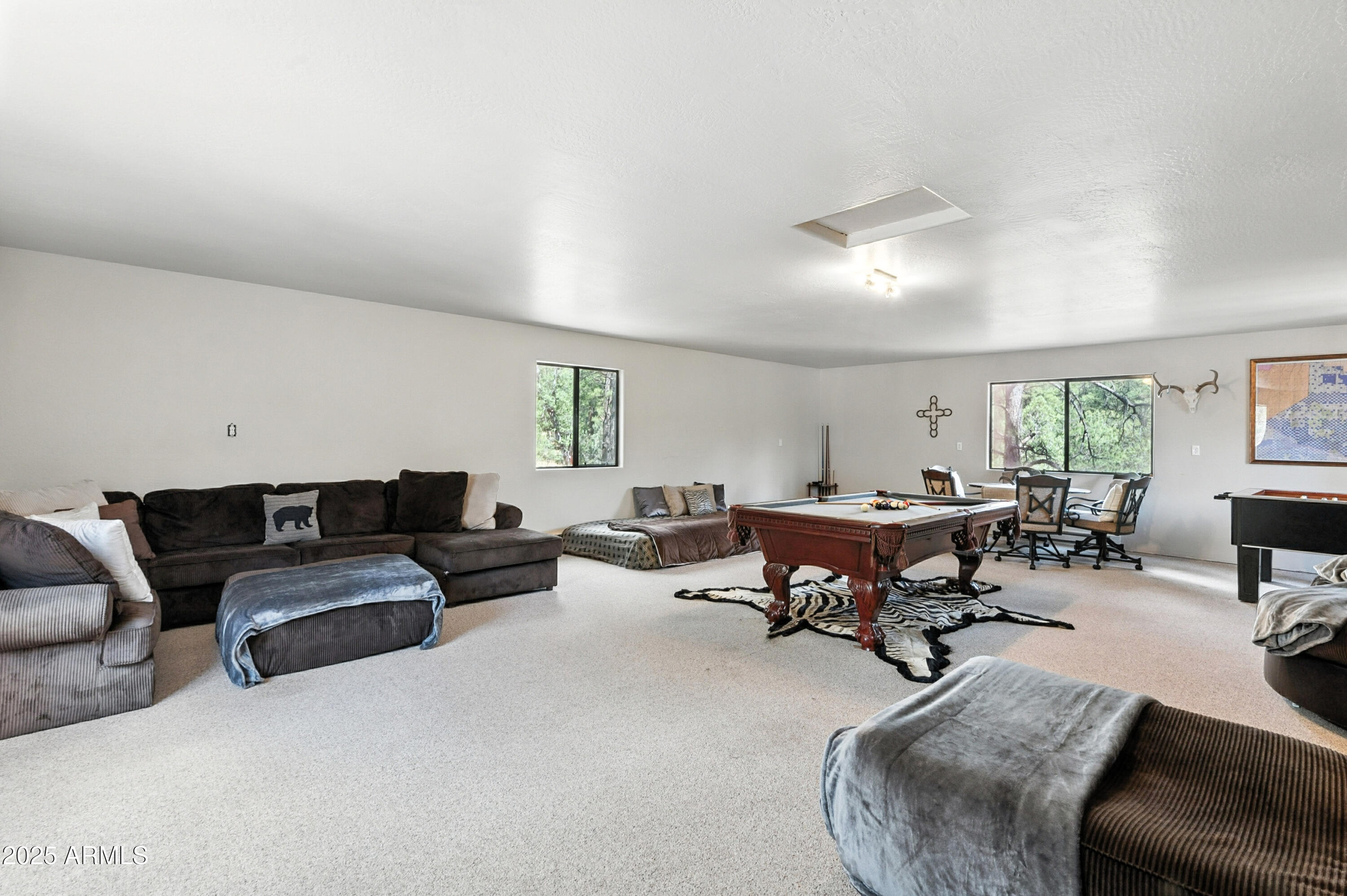199 South Greystone Circle Payson, AZ 85541 - Photo 17 of 83 a living room with furniture and a large window