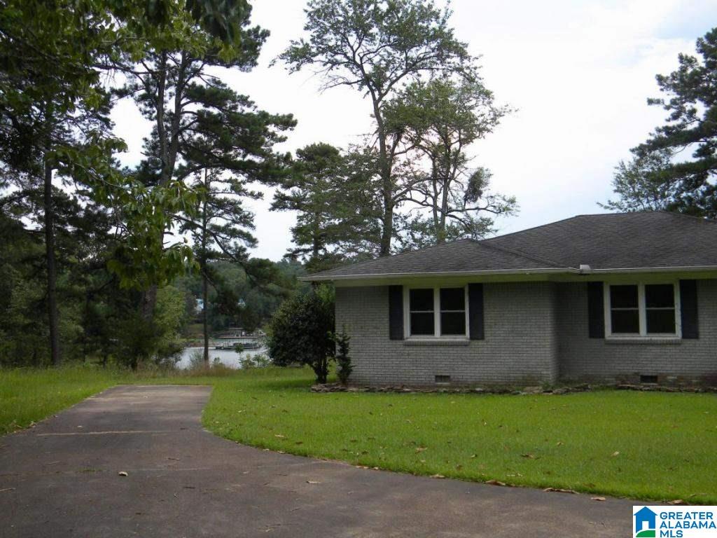 208 Burtwood Acres Road Jasper, AL 35503 - Photo 3 of 23