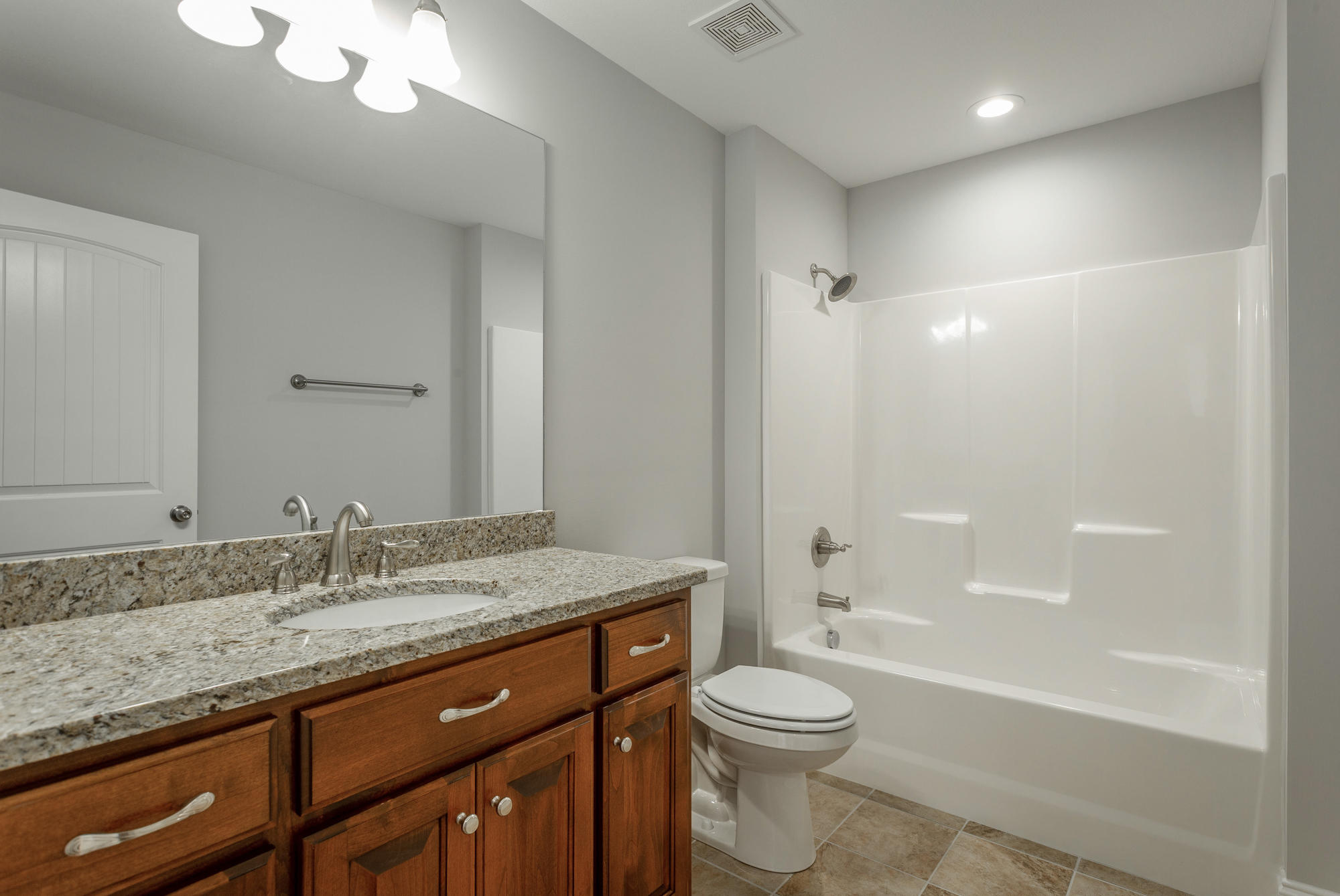 9422 Harrison Bay Road Harrison, TN 37341 - Photo 26 of 42 Full Bathroom