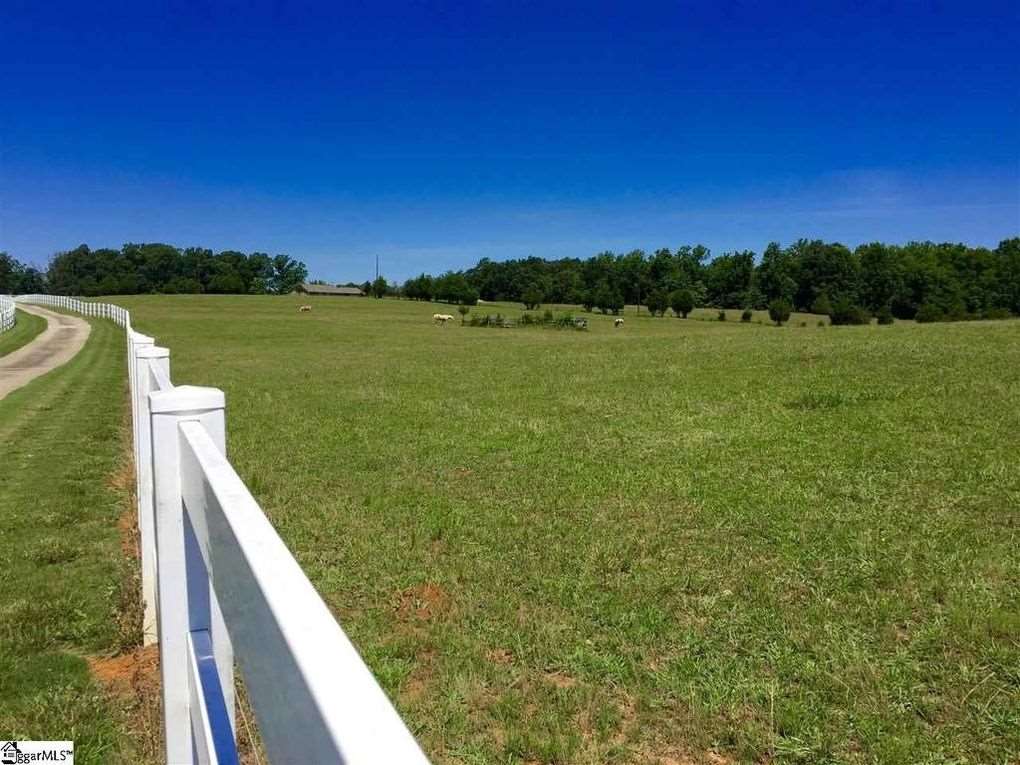 1900 Davis Road Woodruff, SC 29388 - Photo 6 of 23