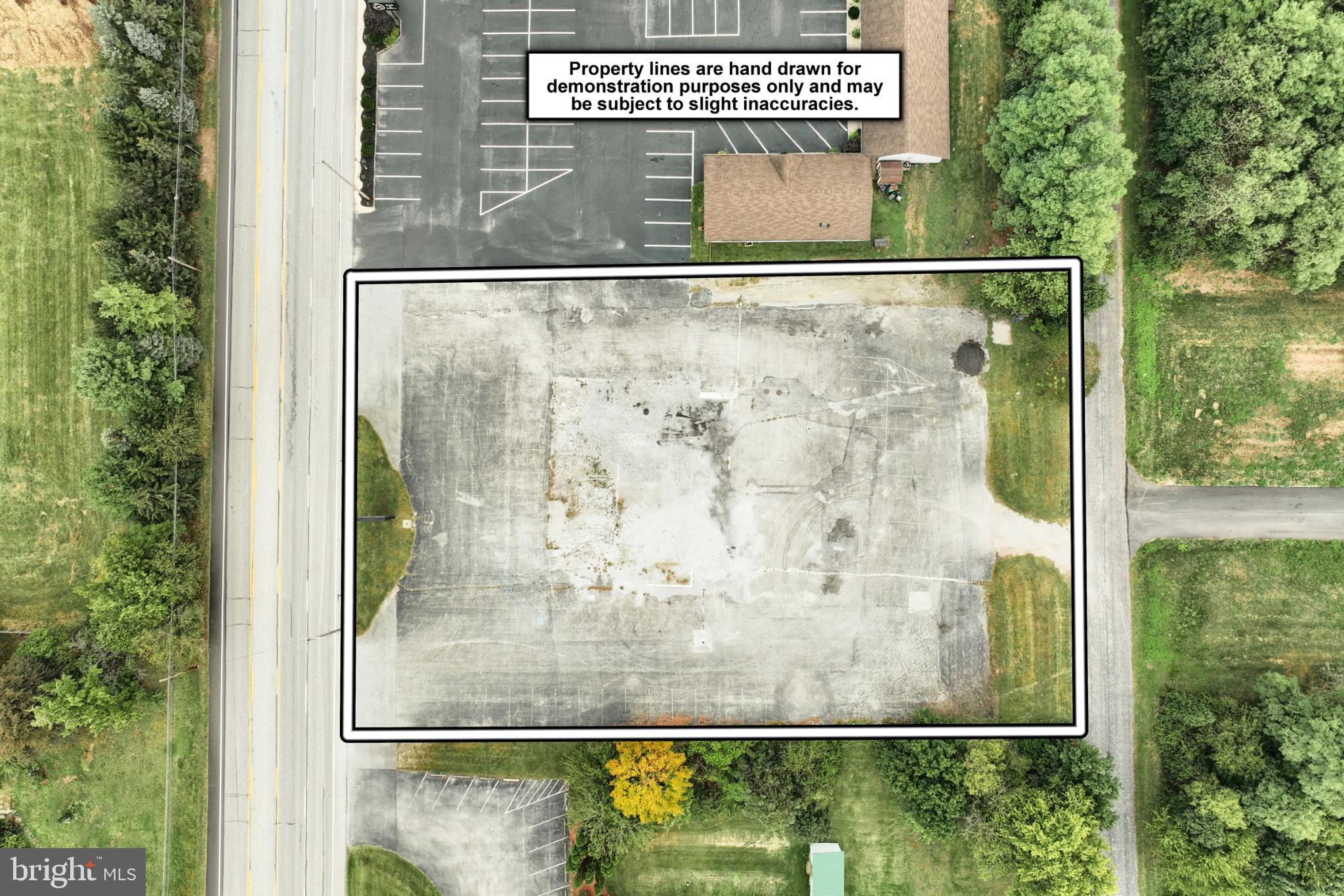 6431 York Road New Oxford, PA 17350 - Photo 4 of 13 a view of a window