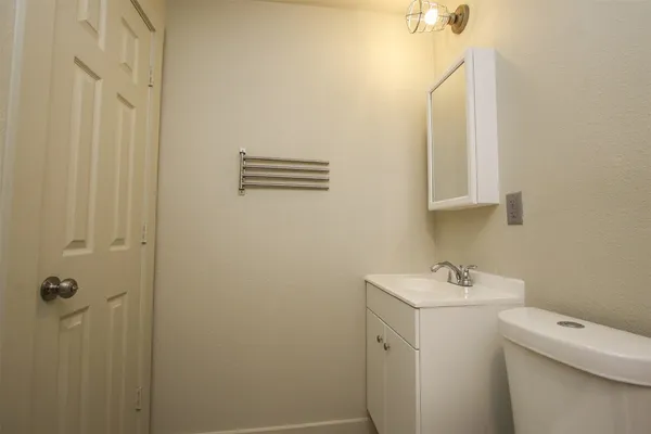 $677 | 505 East 32nd Street, Unit 3, Houston, TX 77018