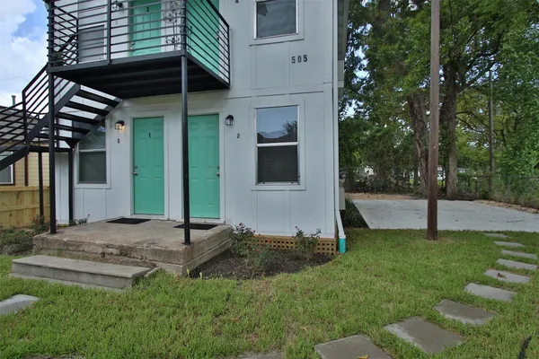 $677 | 505 East 32nd Street, Unit 3, Houston, TX 77018