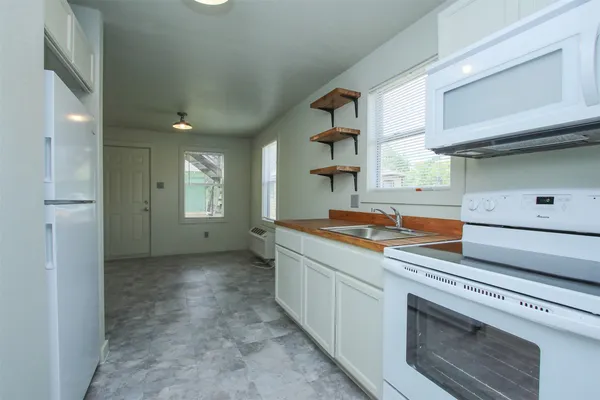 $677 | 505 East 32nd Street, Unit 3, Houston, TX 77018