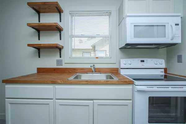 $677 | 505 East 32nd Street, Unit 3, Houston, TX 77018