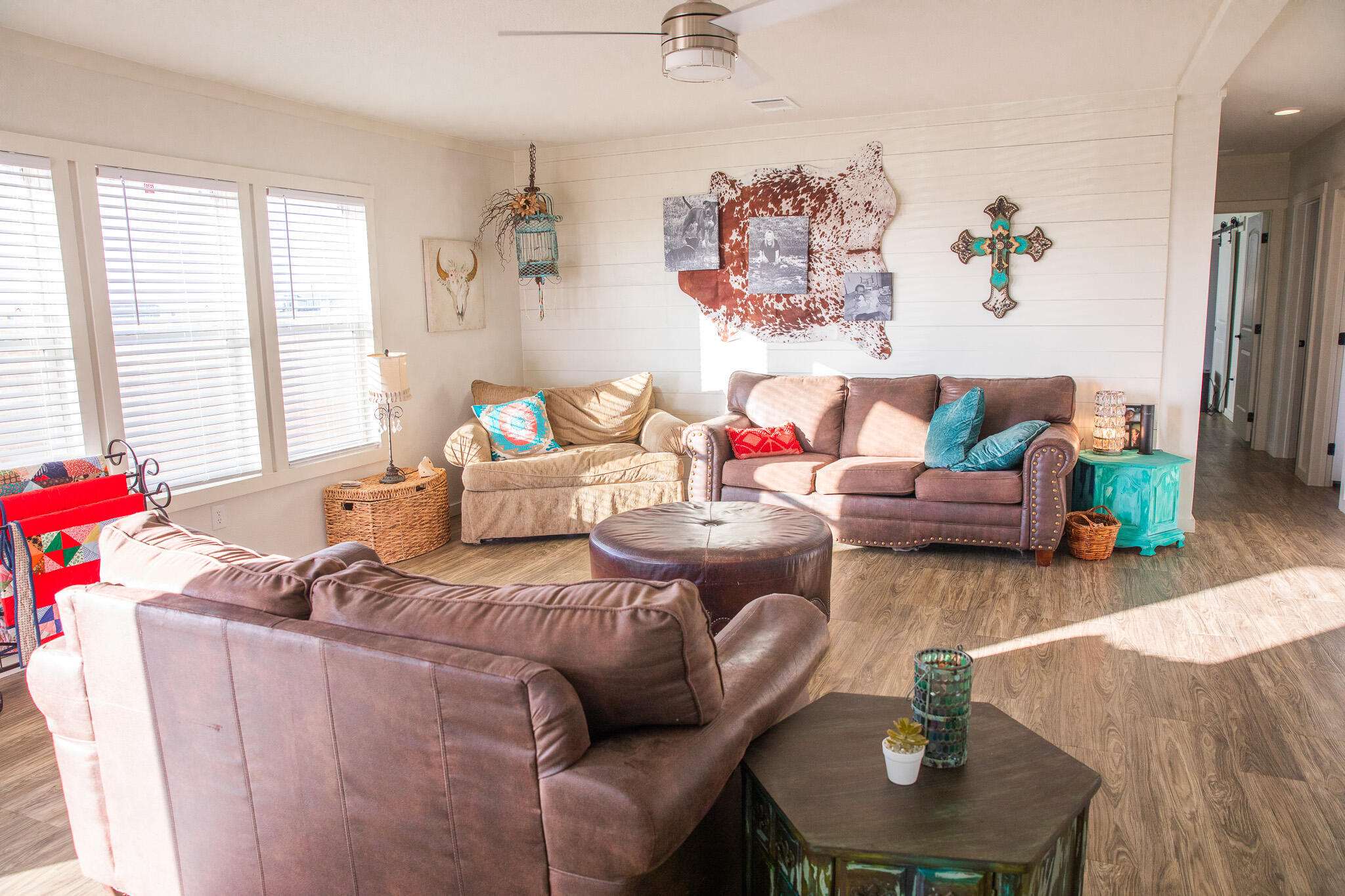 1388 Mallard Road Wilson, TX 79381 - Photo 16 of 45 a living room with furniture and a window