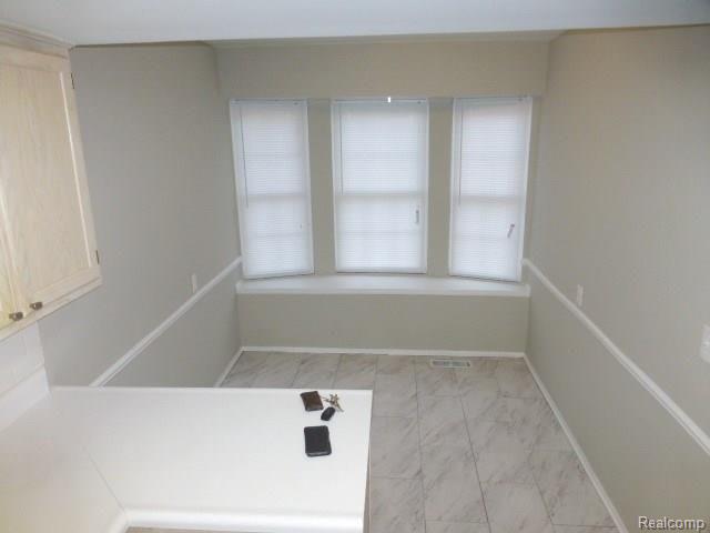 21594 Hidden Rivers Drive South Southfield, MI 48033 - Photo 3 of 16