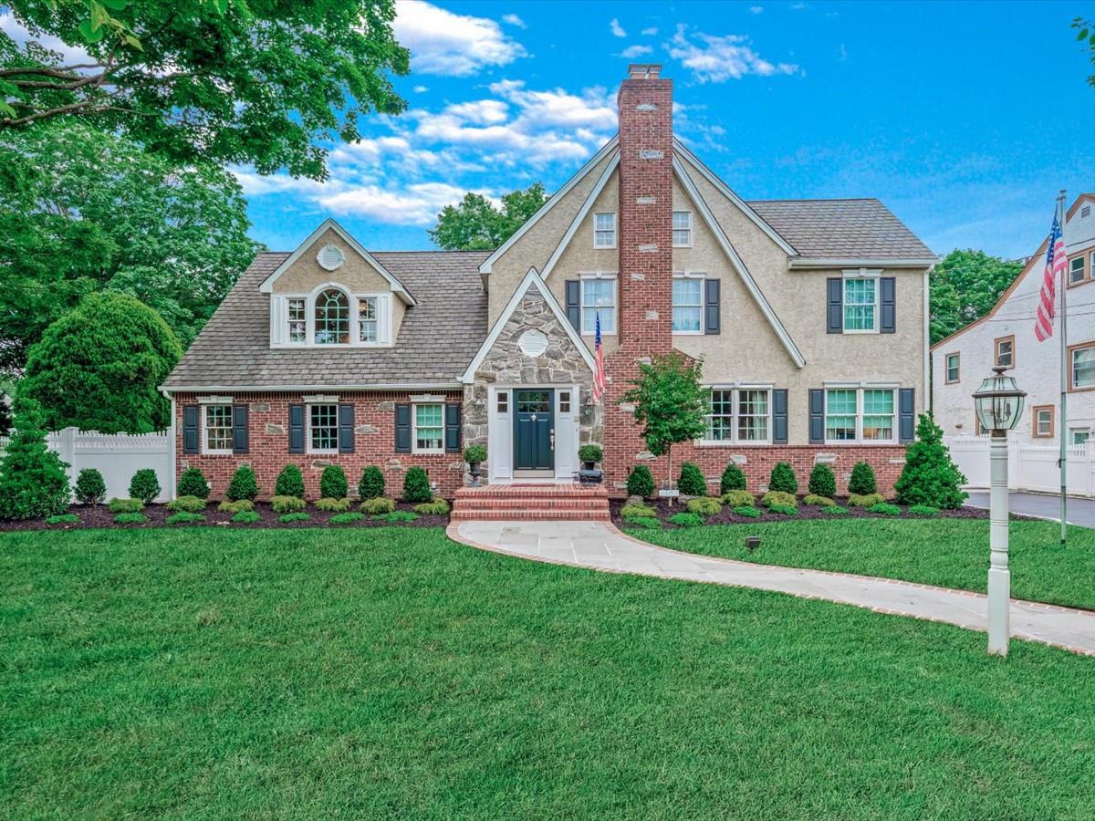 150 Westminster Road West Hempstead, NY 11552 - Photo 1 of 1 a view of a house with a yard
