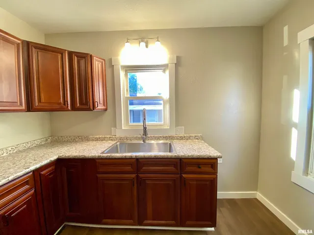 $95,000 | 523 South Anna Avenue, Bellevue, IL 61604