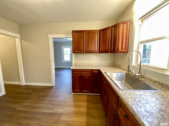 $95,000 | 523 South Anna Avenue, Bellevue, IL 61604