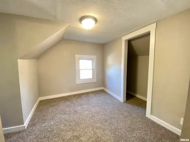 $95,000 | 523 South Anna Avenue, Bellevue, IL 61604