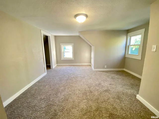 $95,000 | 523 South Anna Avenue, Bellevue, IL 61604