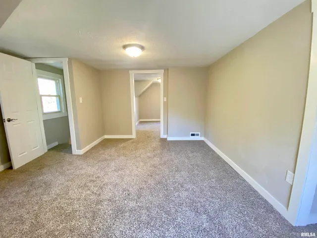 $95,000 | 523 South Anna Avenue, Bellevue, IL 61604