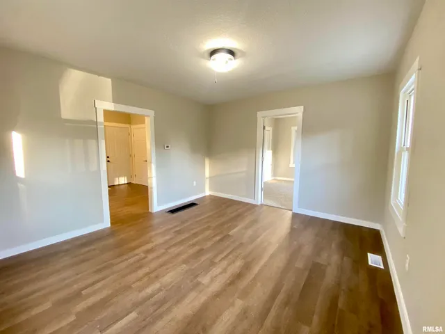 $95,000 | 523 South Anna Avenue, Bellevue, IL 61604