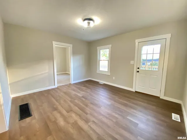 $95,000 | 523 South Anna Avenue, Bellevue, IL 61604