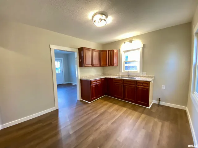 $95,000 | 523 South Anna Avenue, Bellevue, IL 61604