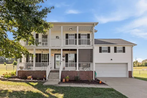 $469,900 | 1086 Jason Circle, Ashland City, TN 37015