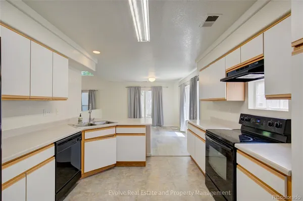 $2,500 | 20000 Mitchell Place, Unit 19, Denver, CO 80249