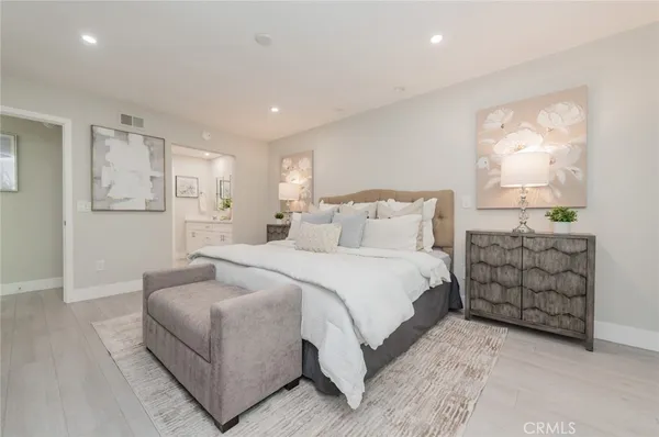 $1,338,000 | 14 Gumwood, Irvine, CA 92612