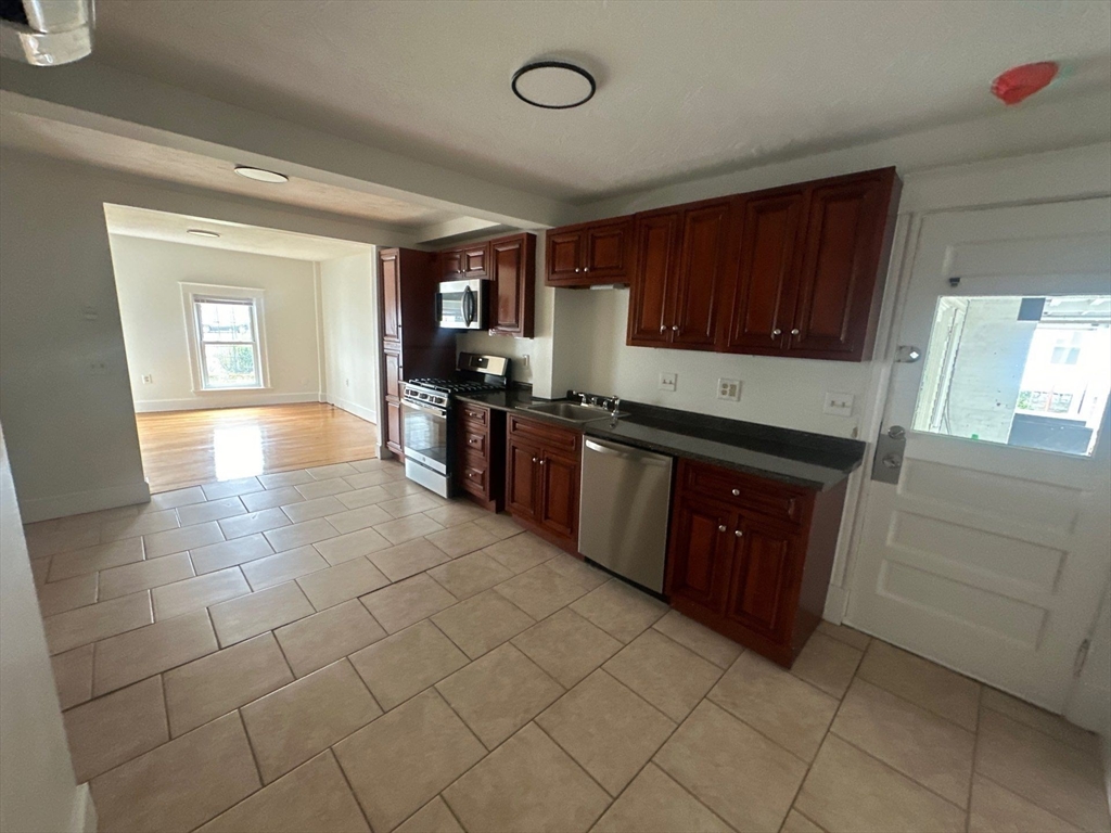 3 Main Street, Unit 2 Foxboro, MA 02035 - Photo 4 of 6